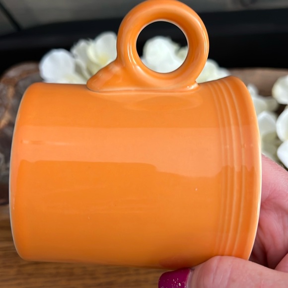 Fiesta HLC USA RETIRED TANGERINE 10 ounce coffee mugs with key hole handle - Picture 7 of 8